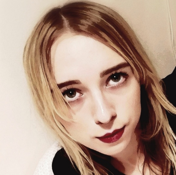 Meet your Posher, Alissa - Picture 1 of 1